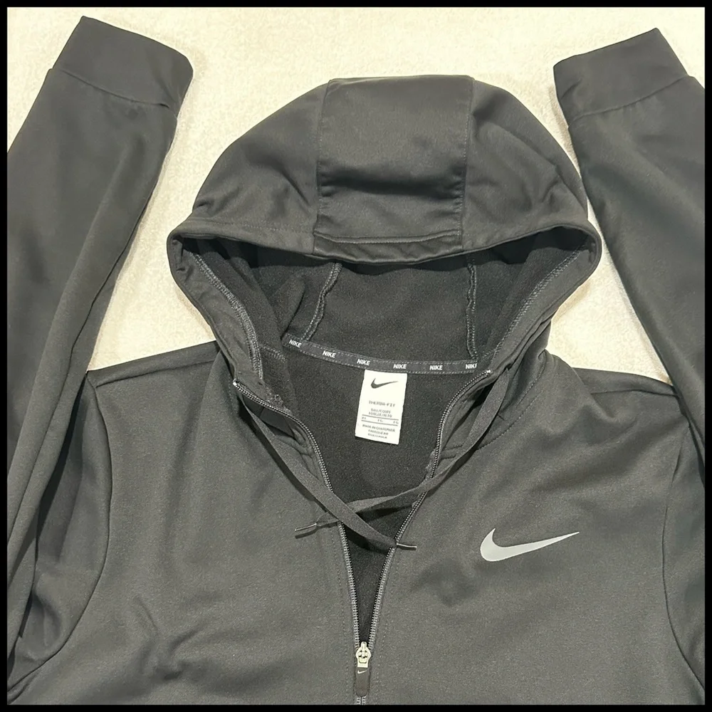 NikeThermaFit🔥🪶 XL Black Hooded Zip Up Jacket, 3 Pockets, Like New, Clean. Warm - Picture 3 of 17